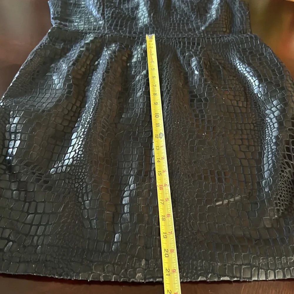 Vintage Selene Sport Women’s Black excellent condition faux crocodile sk…